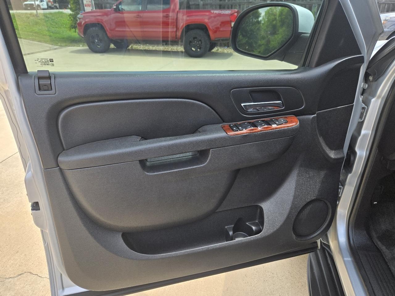Chevrolet Tahoe 2WD 4dr LS 2014