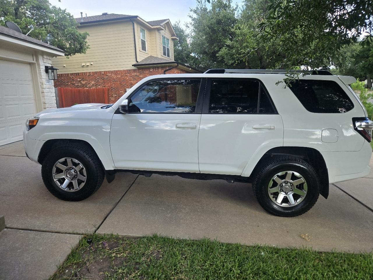 Toyota 4Runner 4WD 4dr V6 Trail (Natl) 2016