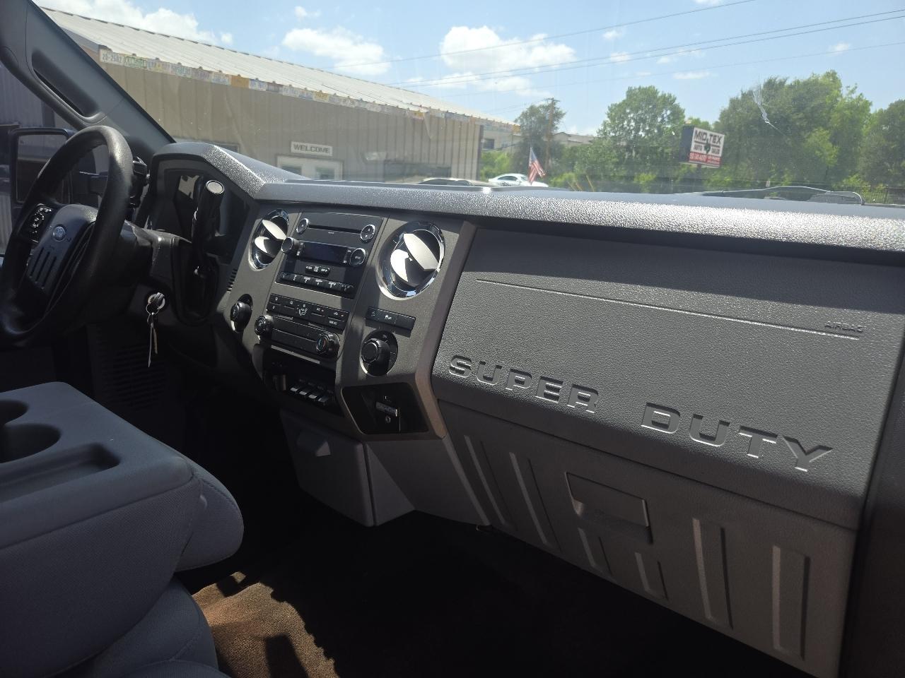 Ford Super Duty F-250 SRW  2012