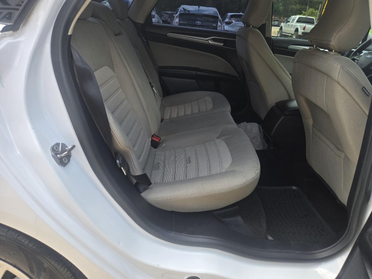 Ford Fusion S FWD 2019