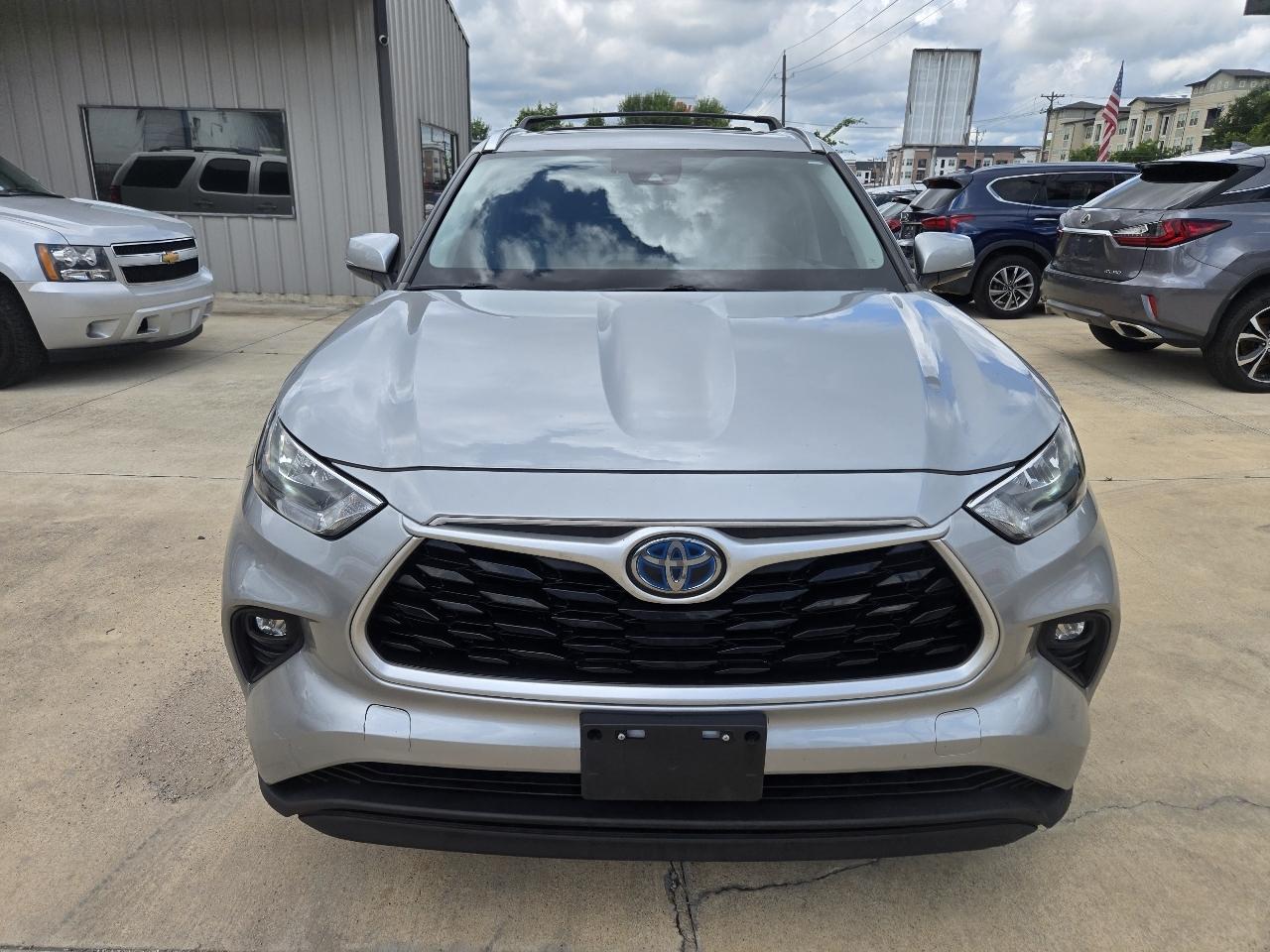 Toyota Highlander Hybrid XLE AWD (Natl) 2020