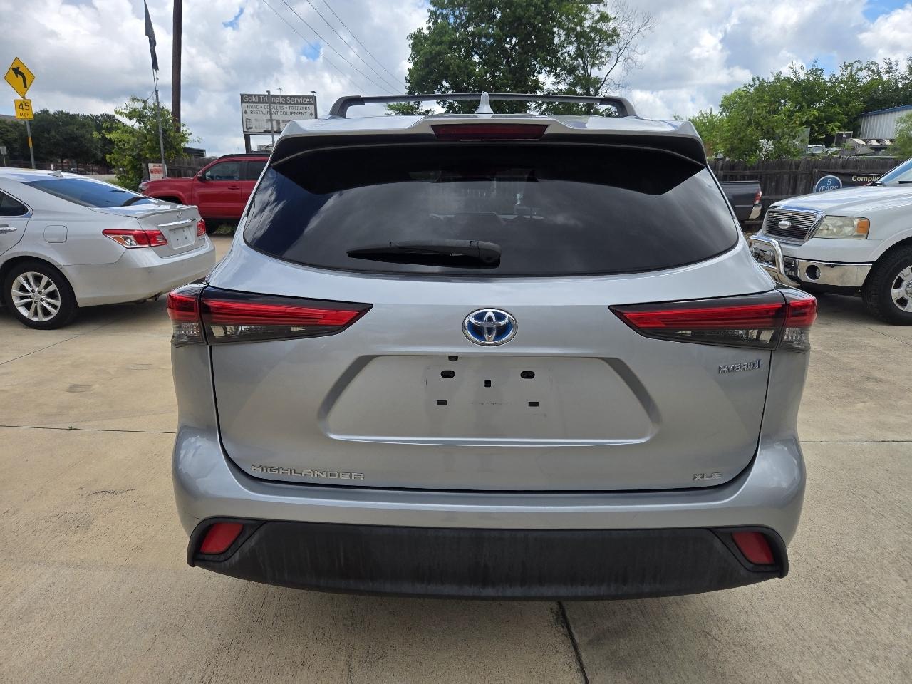 Toyota Highlander Hybrid XLE AWD (Natl) 2020