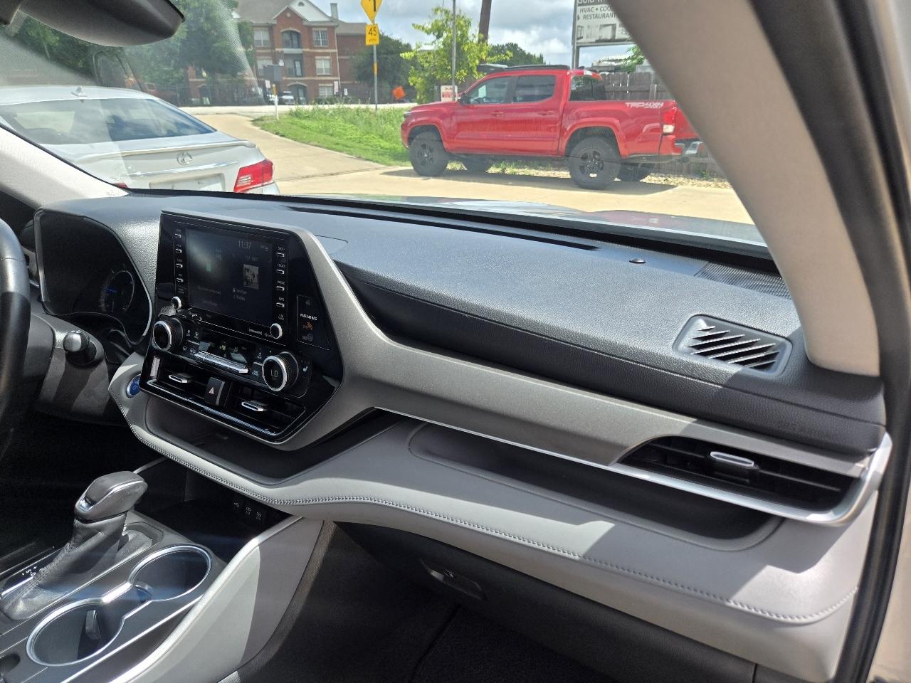 Toyota Highlander Hybrid XLE AWD (Natl) 2020