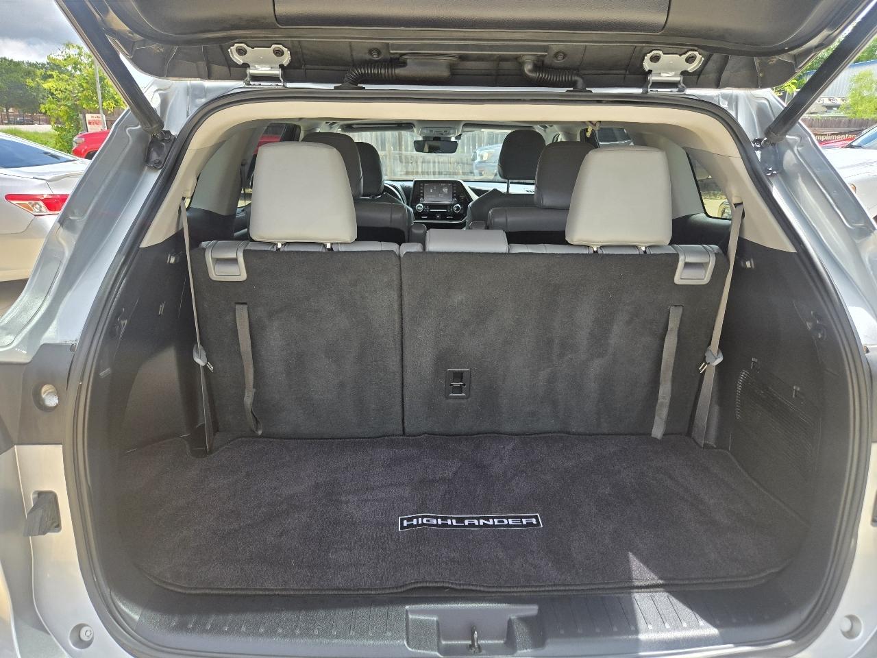 Toyota Highlander Hybrid XLE AWD (Natl) 2020