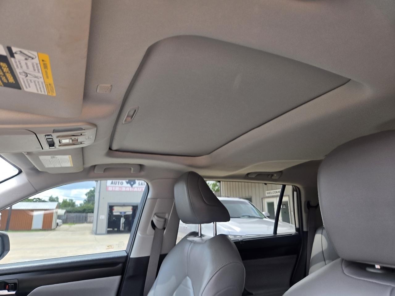 Toyota Highlander Hybrid XLE AWD (Natl) 2020