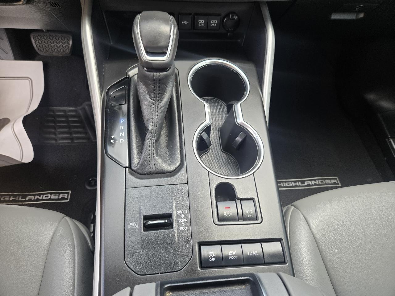 Toyota Highlander Hybrid XLE AWD (Natl) 2020