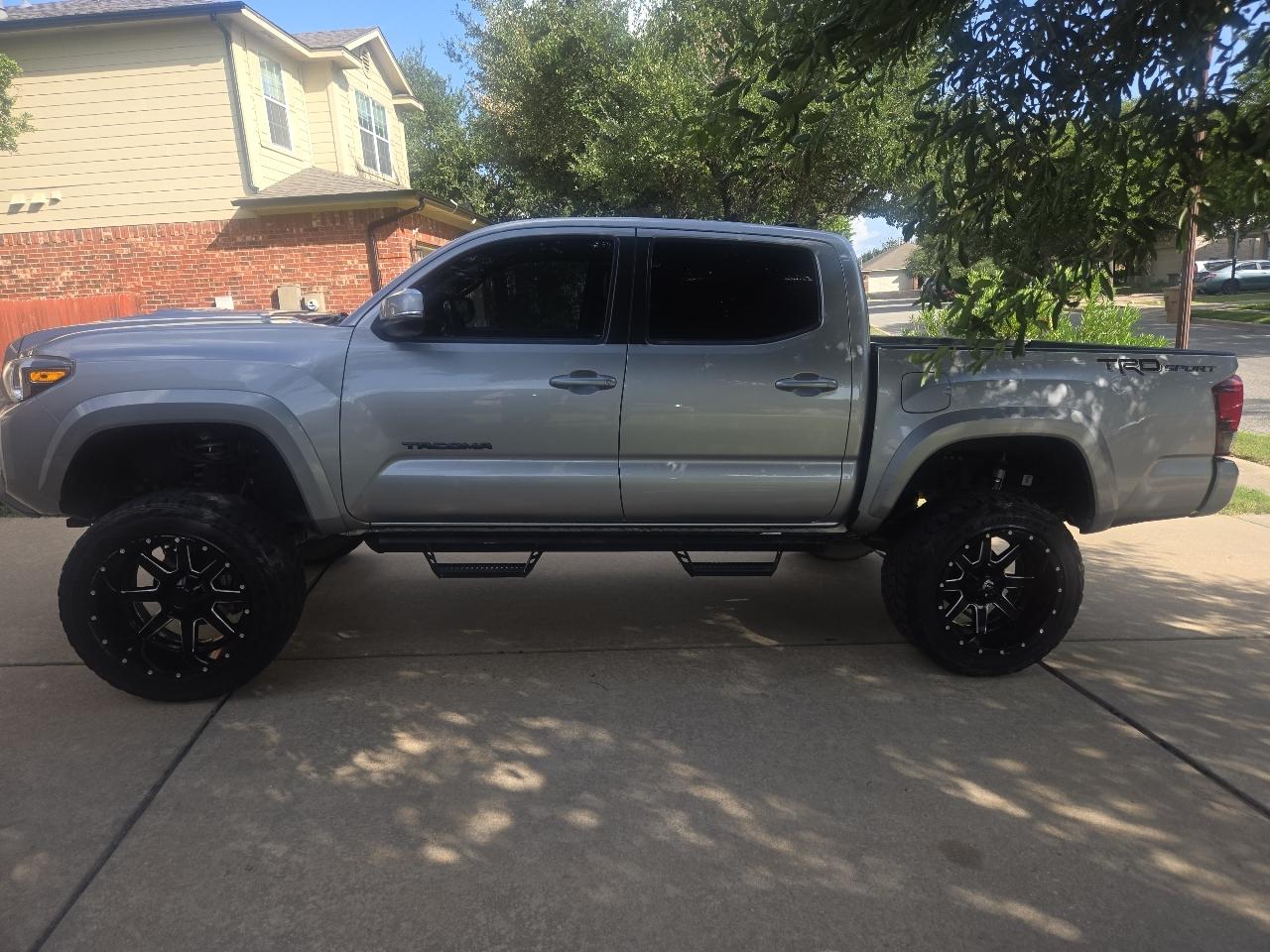 Toyota Tacoma TRD Off Road Double Cab 5' Bed V6 4x2 AT (Natl) 2018