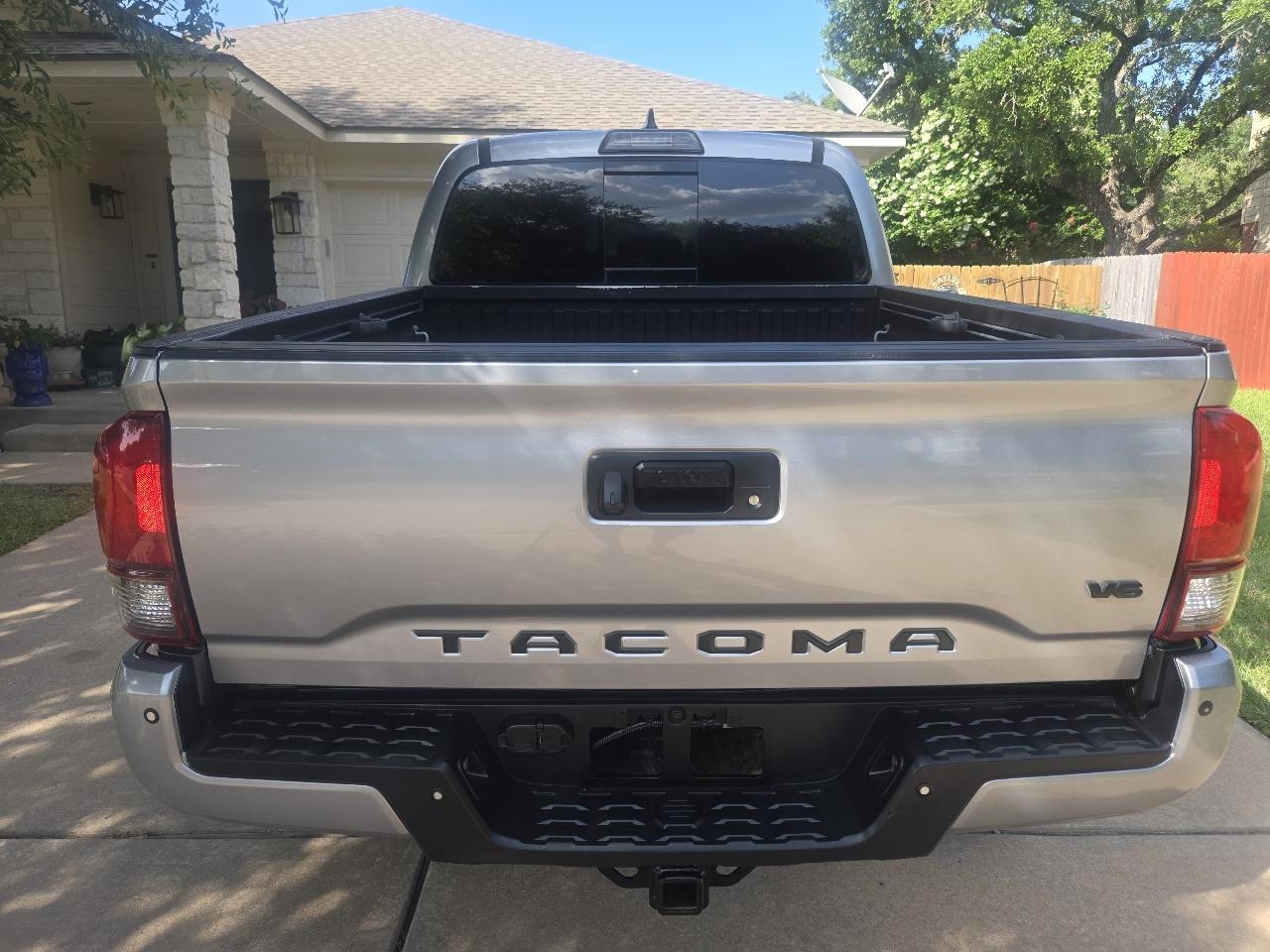 Toyota Tacoma TRD Off Road Double Cab 5' Bed V6 4x2 AT (Natl) 2018