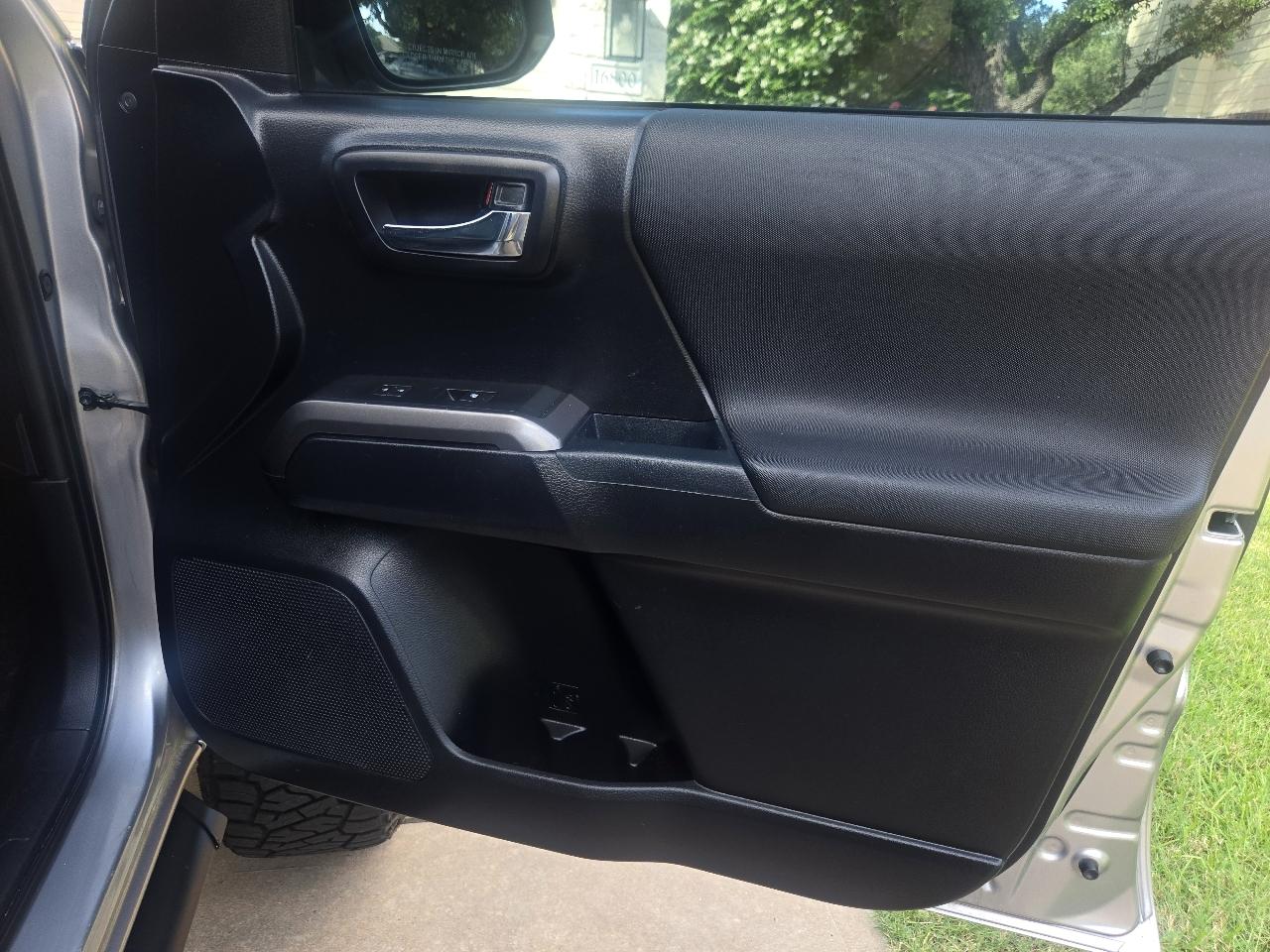Toyota Tacoma TRD Off Road Double Cab 5' Bed V6 4x2 AT (Natl) 2018