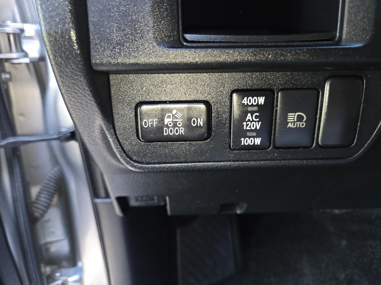 Toyota Tacoma TRD Off Road Double Cab 5' Bed V6 4x2 AT (Natl) 2018