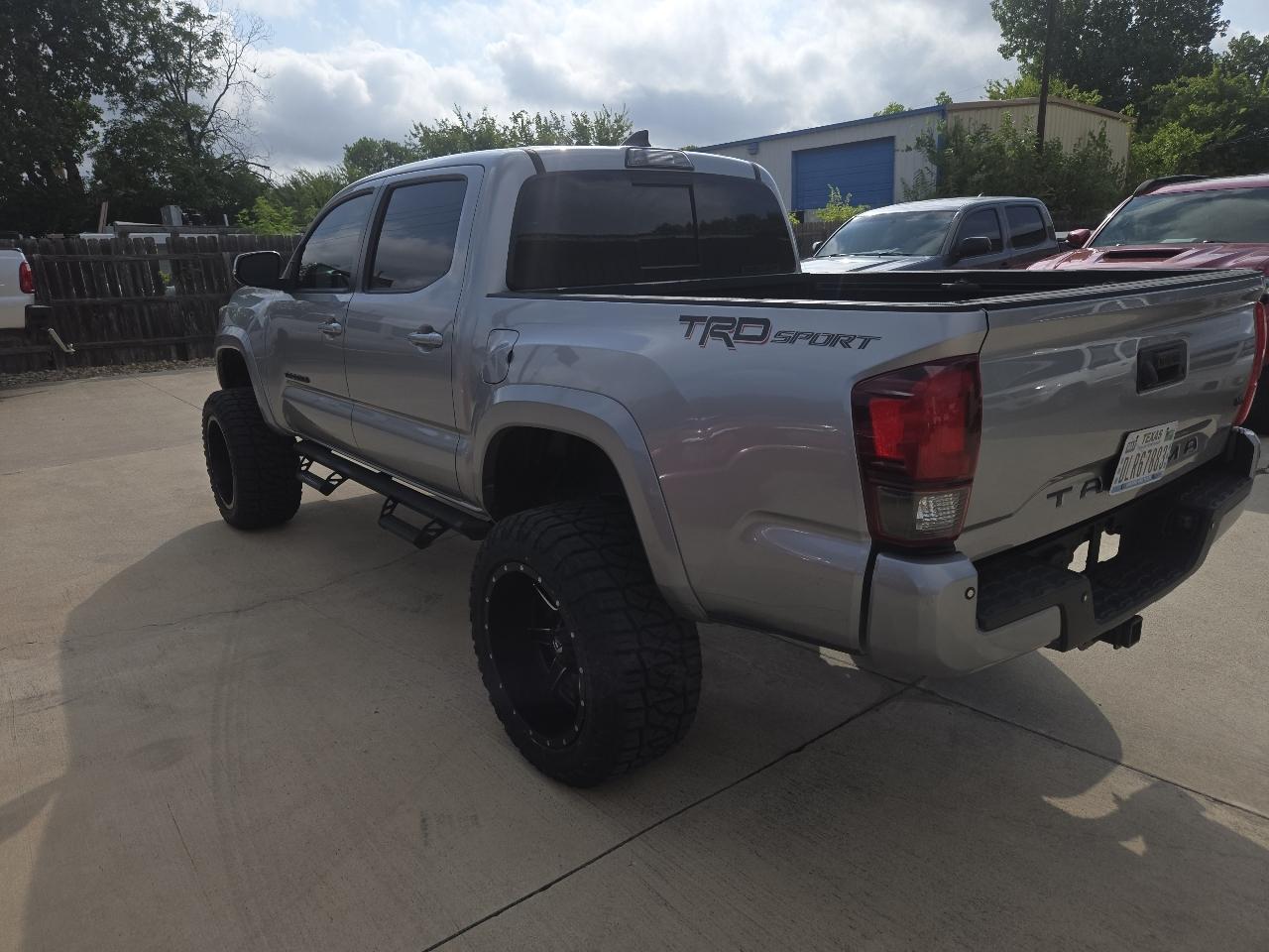 Toyota Tacoma TRD Off Road Double Cab 5' Bed V6 4x2 AT (Natl) 2018