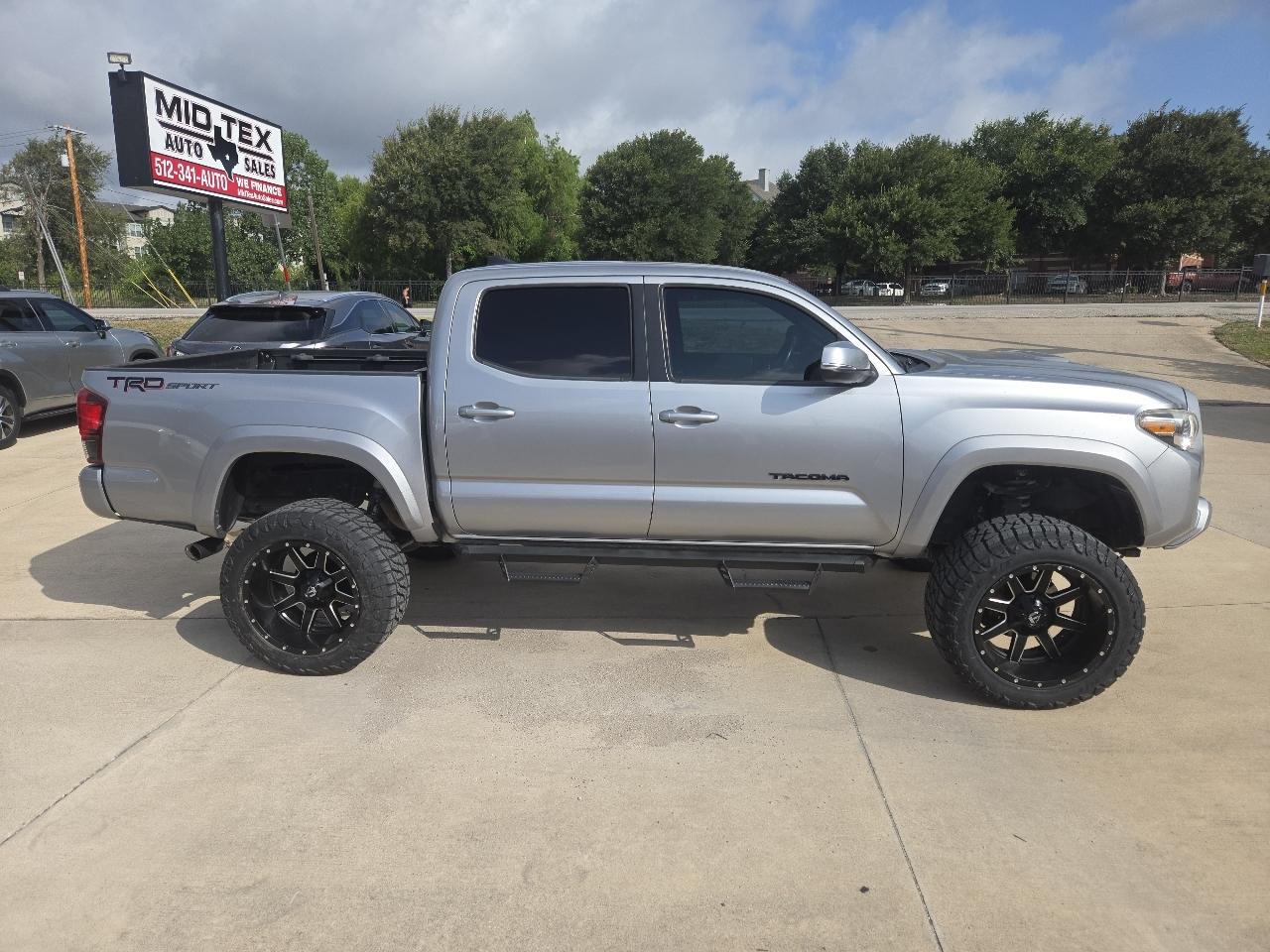 Toyota Tacoma TRD Off Road Double Cab 5' Bed V6 4x2 AT (Natl) 2018