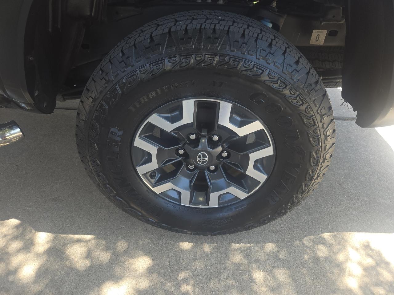 Toyota Tacoma 2WD TRD Off Road Double Cab 5' Bed V6 AT (Natl) 2020