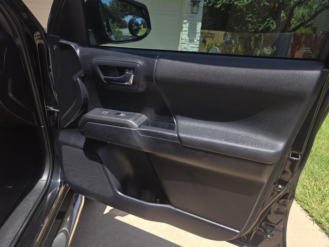Toyota Tacoma 2WD TRD Off Road Double Cab 5' Bed V6 AT (Natl) 2020