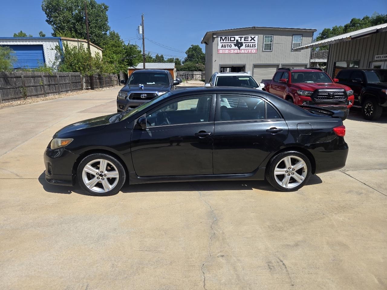 Toyota Corolla 4dr Sdn S Auto (Natl) 2013