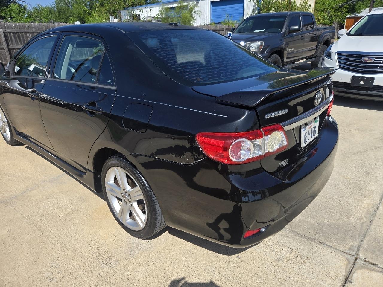 Toyota Corolla 4dr Sdn S Auto (Natl) 2013
