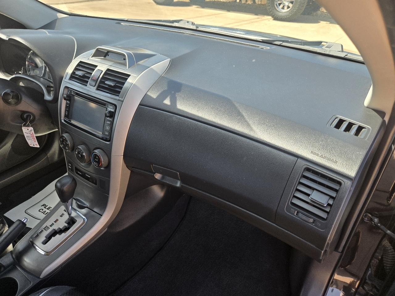 Toyota Corolla 4dr Sdn S Auto (Natl) 2013