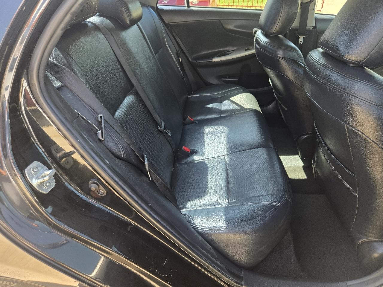Toyota Corolla 4dr Sdn S Auto (Natl) 2013