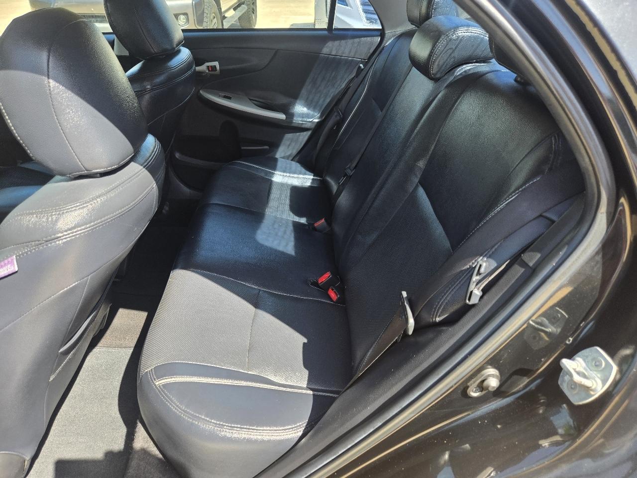 Toyota Corolla 4dr Sdn S Auto (Natl) 2013