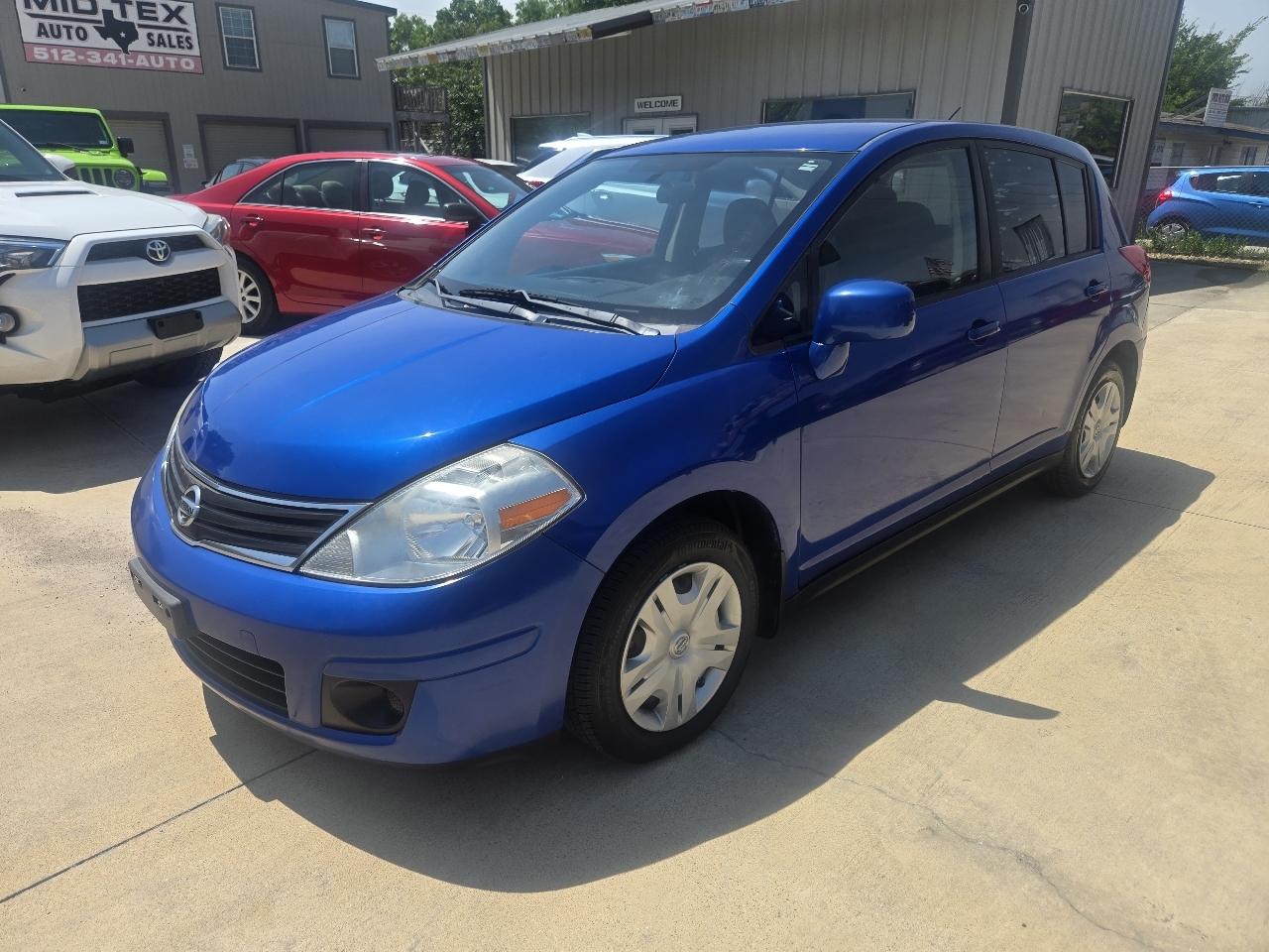 Nissan Versa 5dr HB I4 Auto 1.8 S 2011