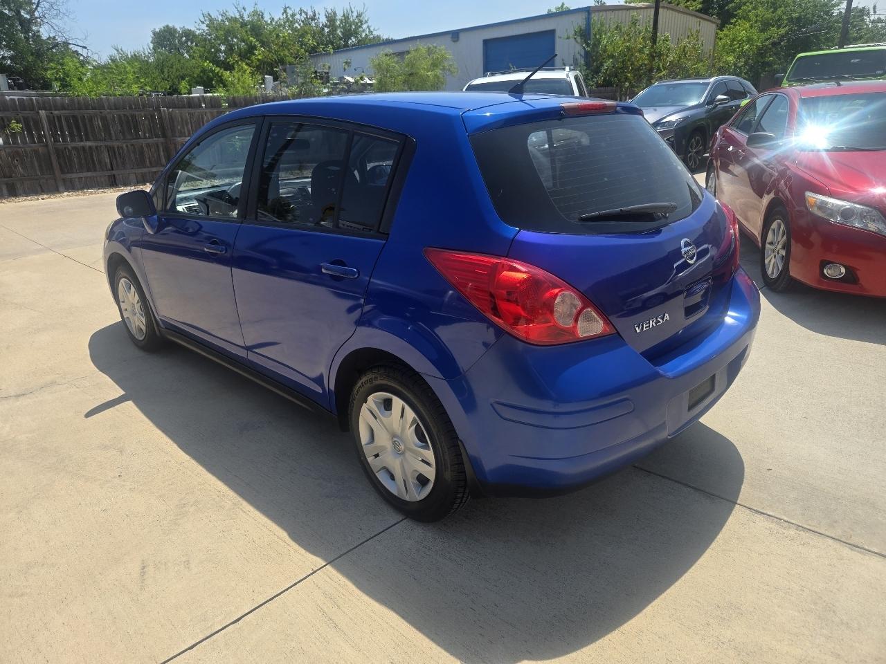 Nissan Versa 5dr HB I4 Auto 1.8 S 2011