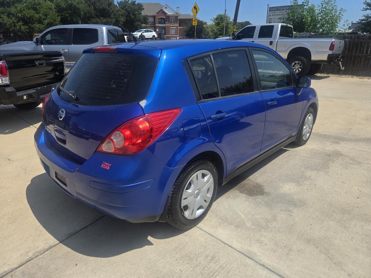 Nissan Versa 5dr HB I4 Auto 1.8 S 2011