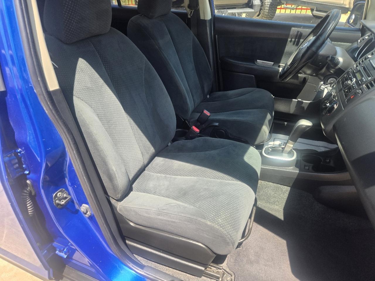 Nissan Versa 5dr HB I4 Auto 1.8 S 2011