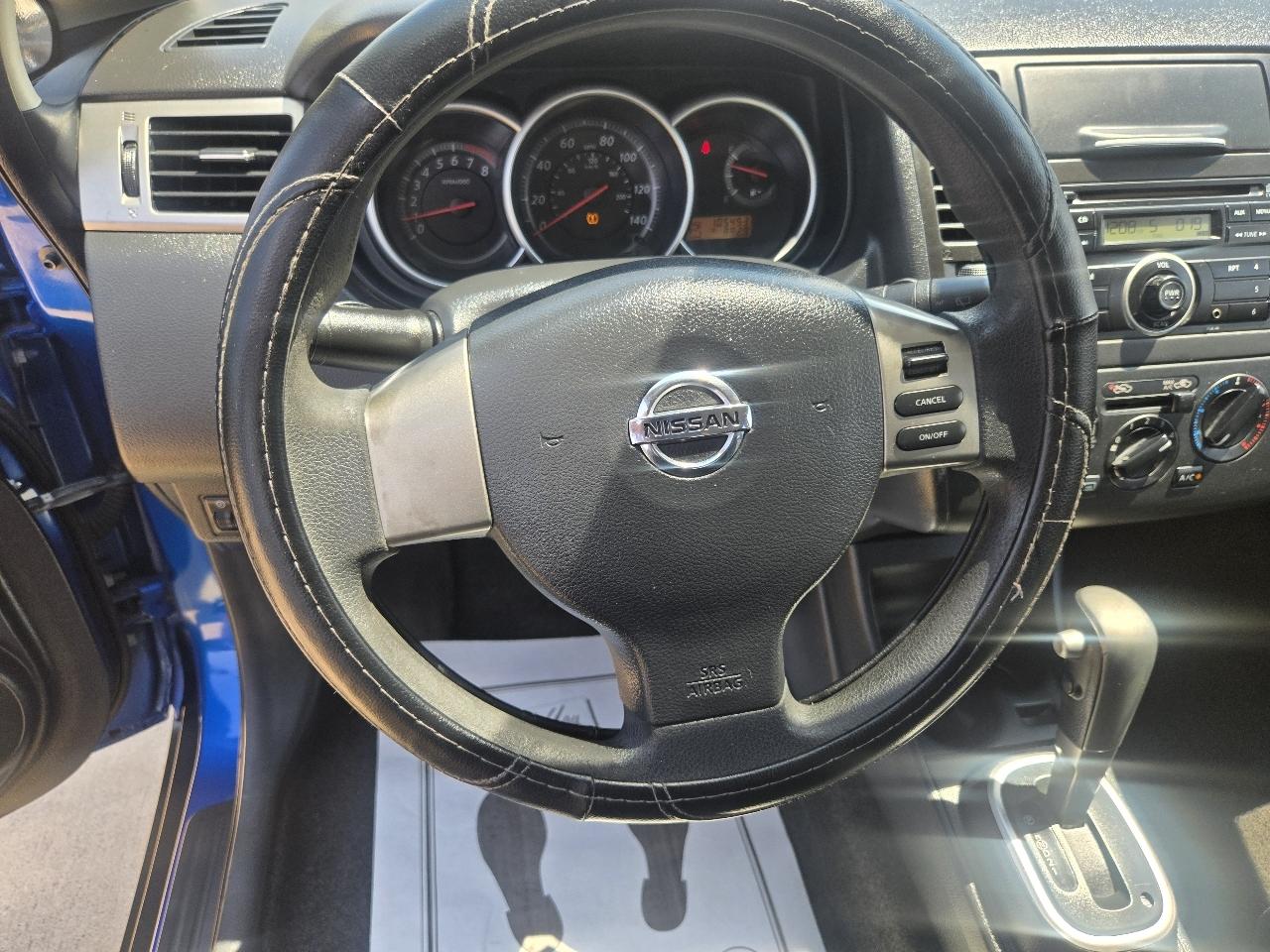 Nissan Versa 5dr HB I4 Auto 1.8 S 2011