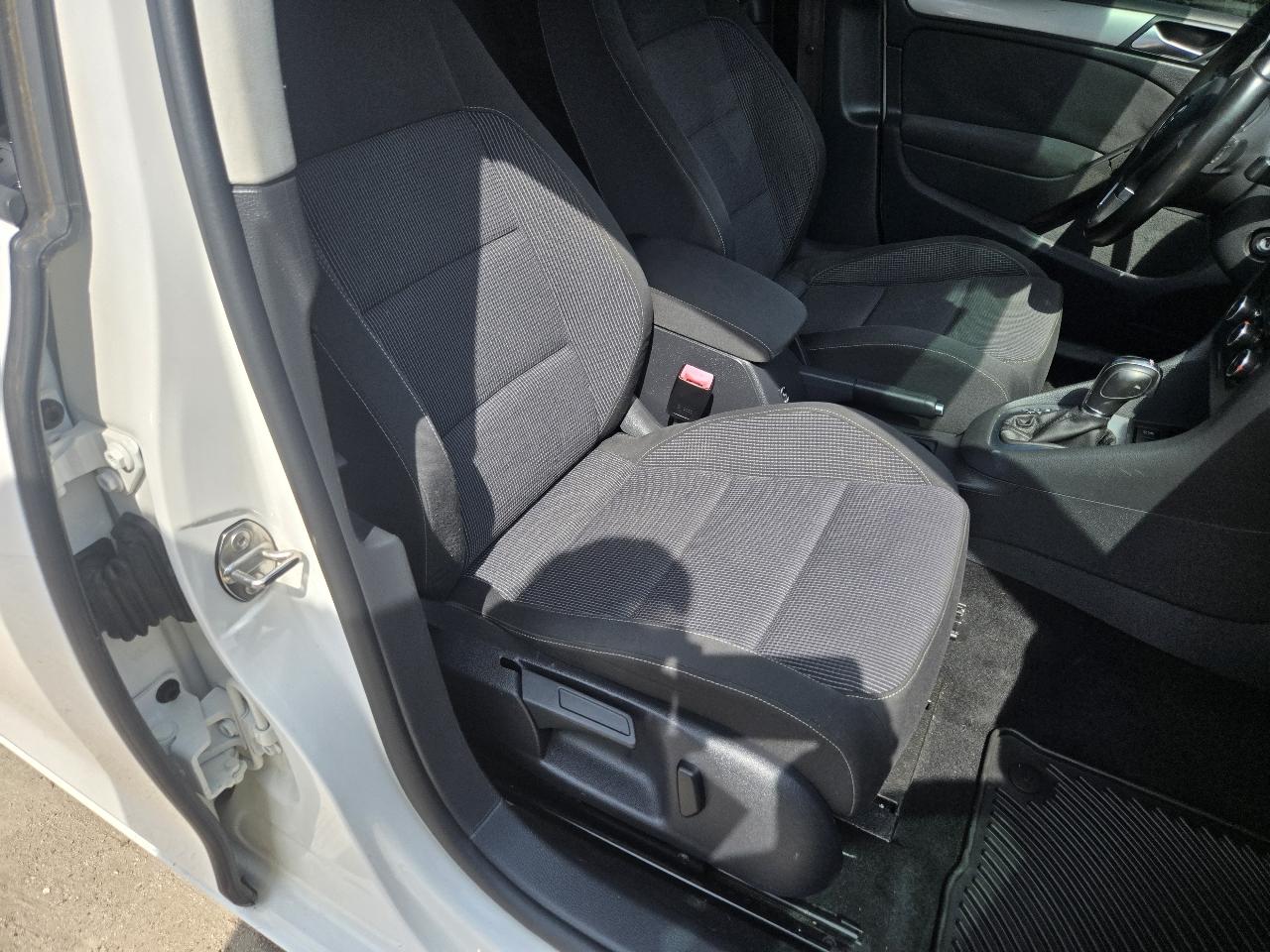 Volkswagen Golf 4dr HB DSG TDI 2013