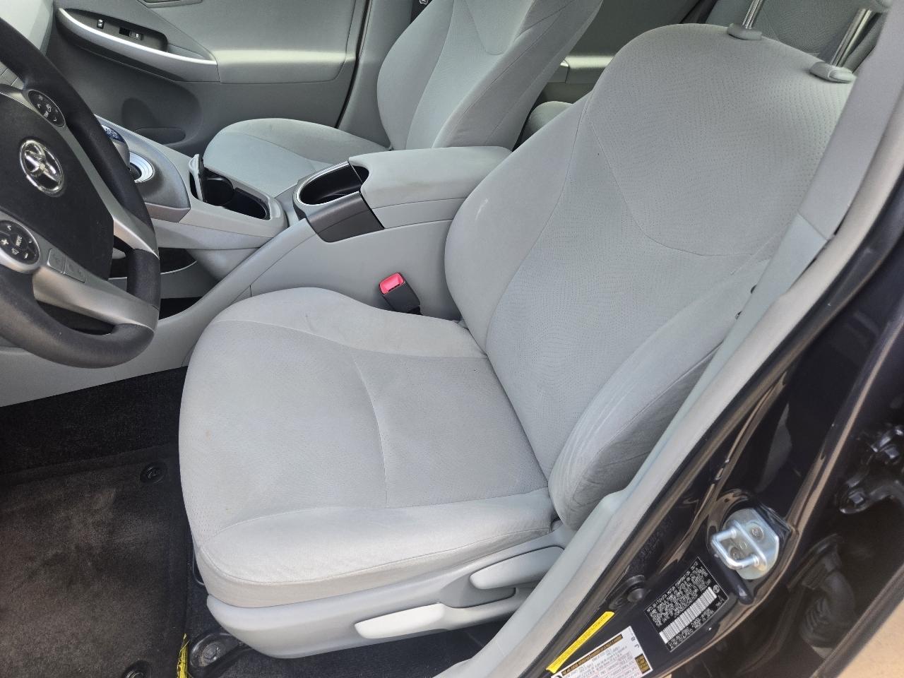 Toyota Prius 5dr HB II (Natl) 2012