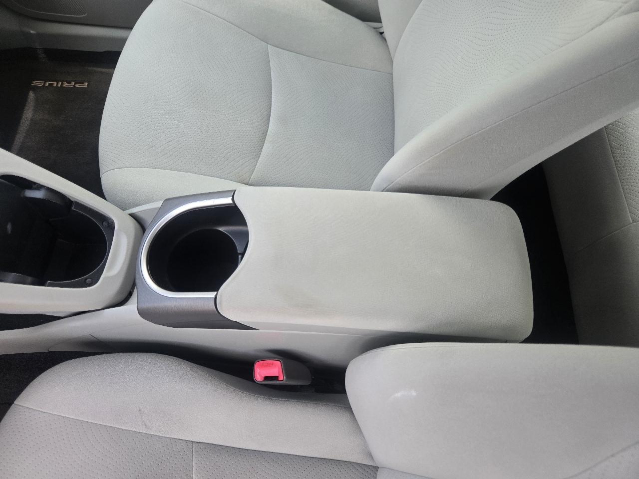 Toyota Prius 5dr HB II (Natl) 2012