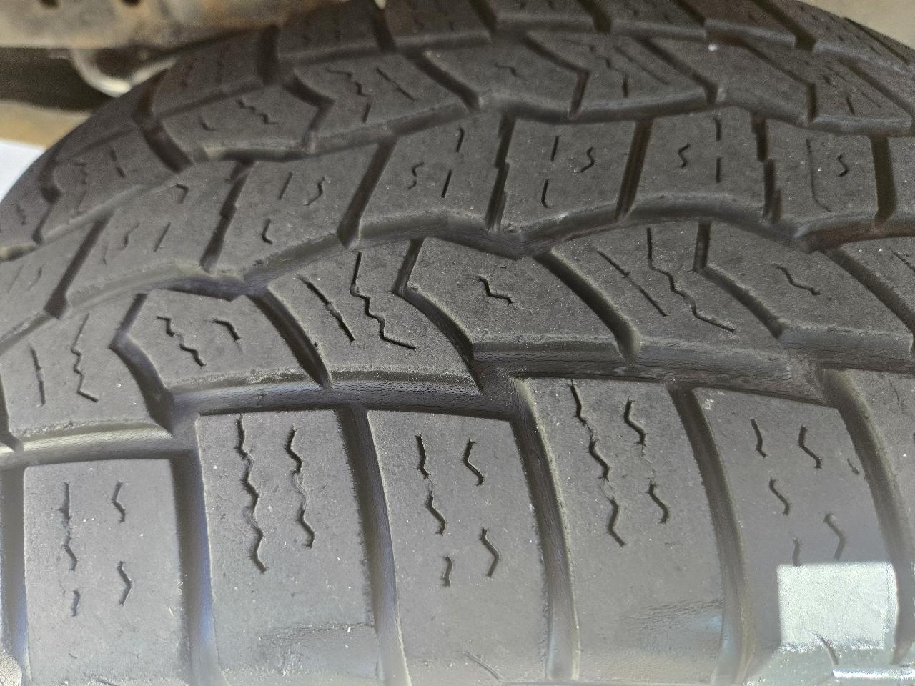 Toyota Tacoma Double 128" Manual 4WD (Natl) 2005