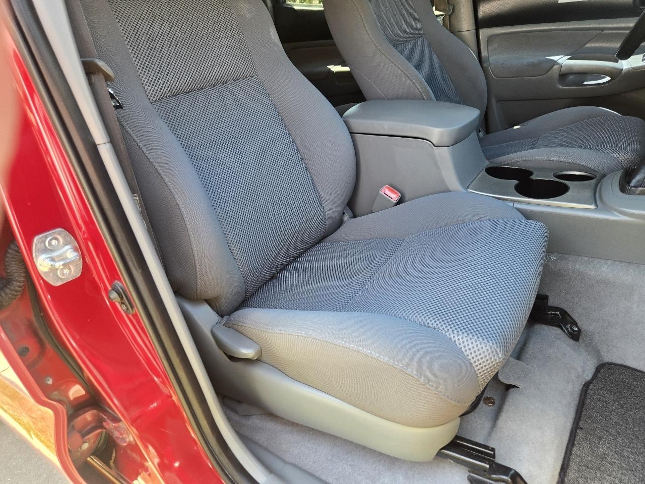 Toyota Tacoma Double 128" Manual 4WD (Natl) 2005