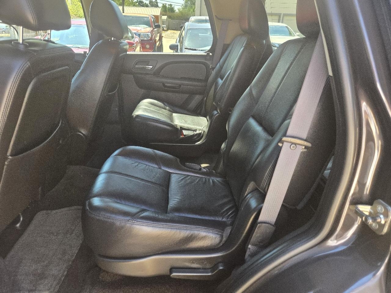 Chevrolet Tahoe 2WD 4dr 1500 LT 2011
