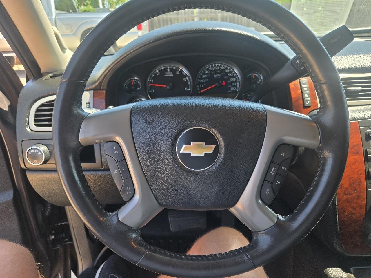 Chevrolet Tahoe 2WD 4dr 1500 LT 2011