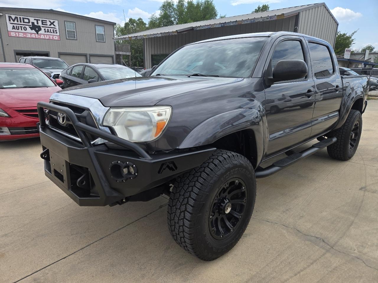 Toyota Tacoma 4WD Double Cab V6 AT (Natl) 2015