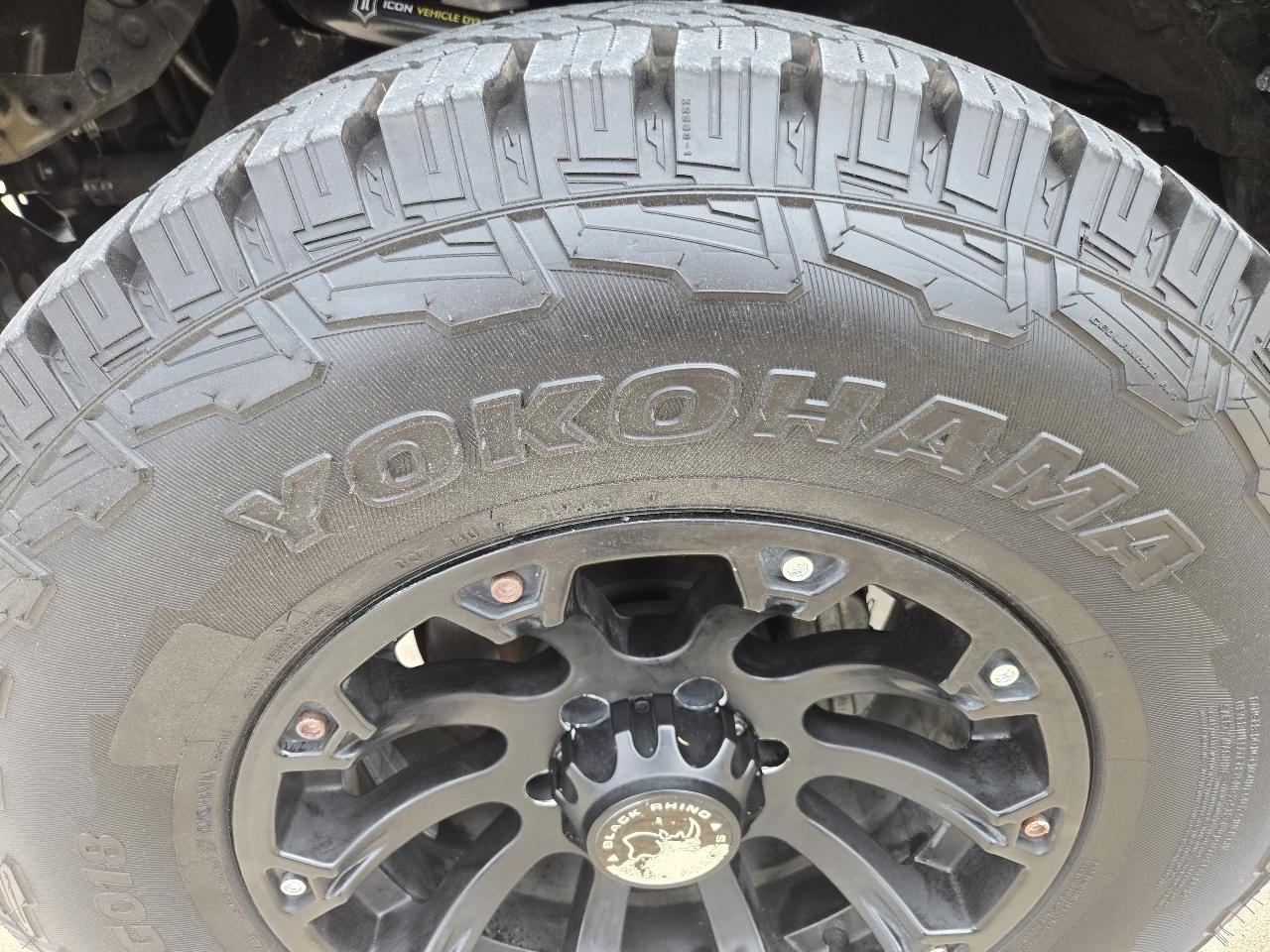 Toyota Tacoma 4WD Double Cab V6 AT (Natl) 2015