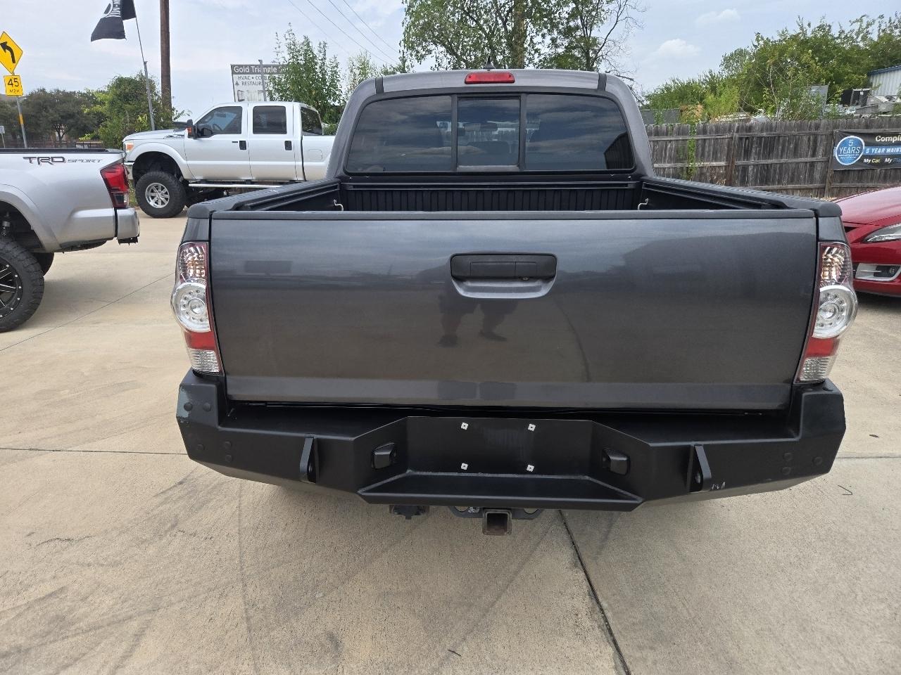 Toyota Tacoma 4WD Double Cab V6 AT (Natl) 2015
