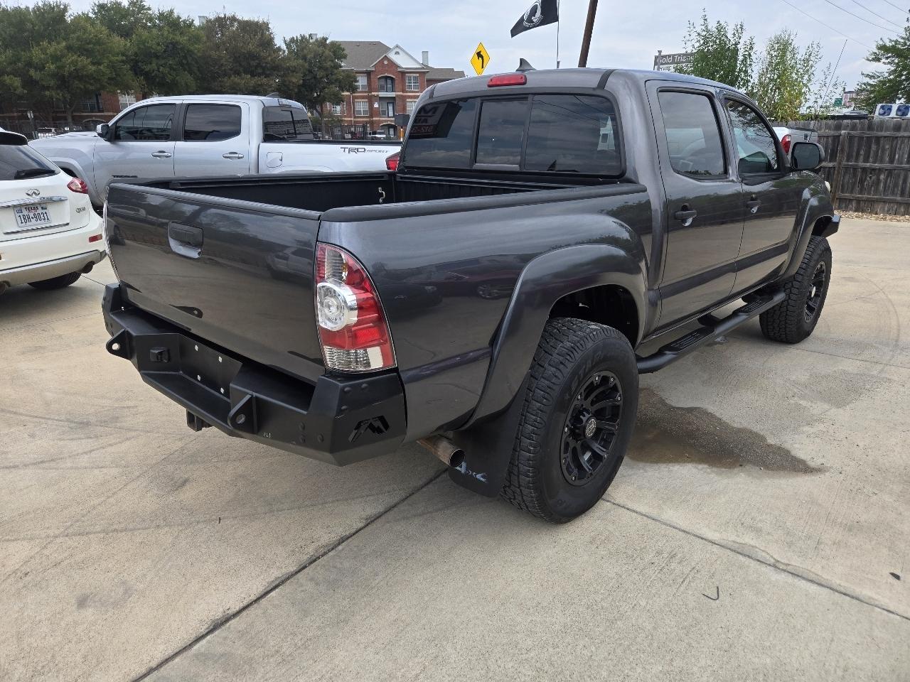 Toyota Tacoma 4WD Double Cab V6 AT (Natl) 2015