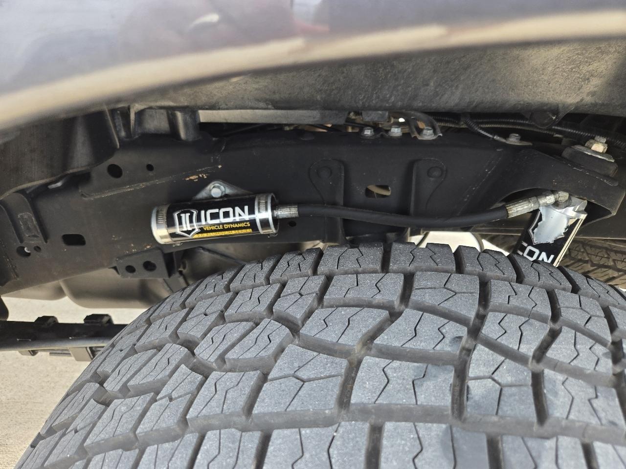 Toyota Tacoma 4WD Double Cab V6 AT (Natl) 2015