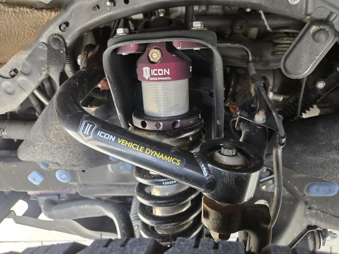 Toyota Tacoma 4WD Double Cab V6 AT (Natl) 2015