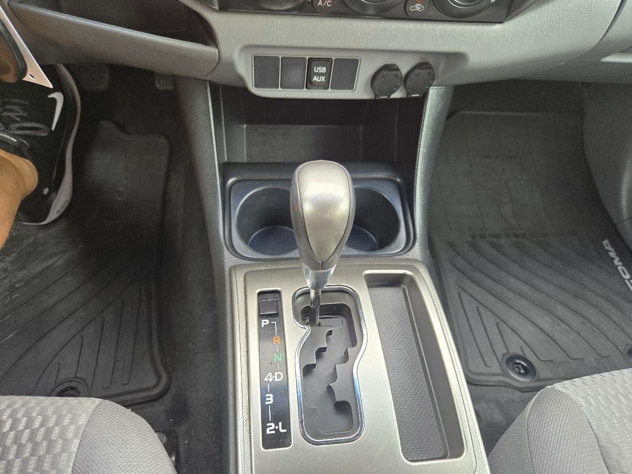 Toyota Tacoma 4WD Double Cab V6 AT (Natl) 2015