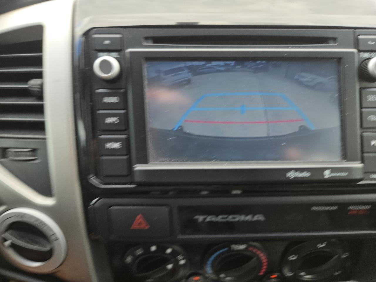 Toyota Tacoma 4WD Double Cab V6 AT (Natl) 2015