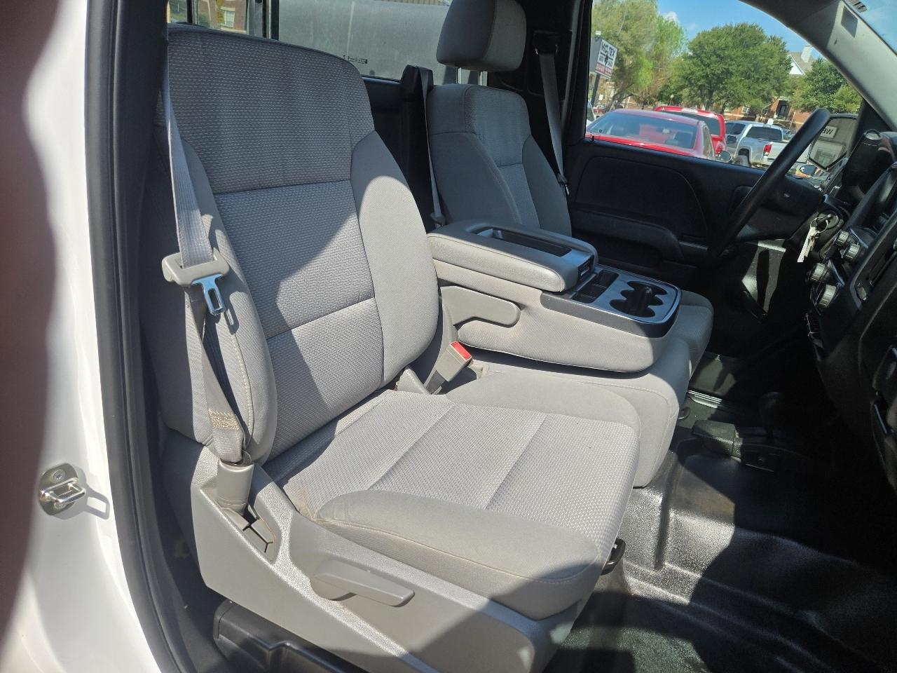 Chevrolet Silverado 1500 4WD Reg Cab 119.0" Work Truck 2015