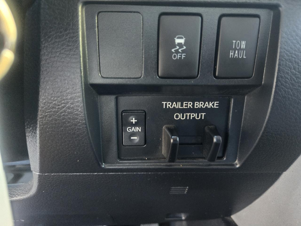 Toyota Tundra 4WD Limited CrewMax 5.5' Bed (Natl) 2019