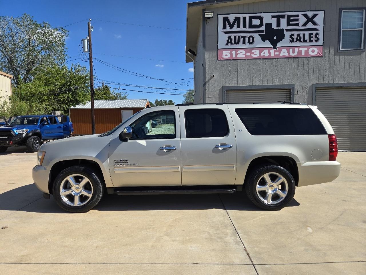 Chevrolet Suburban 2WD 4dr LT 2014