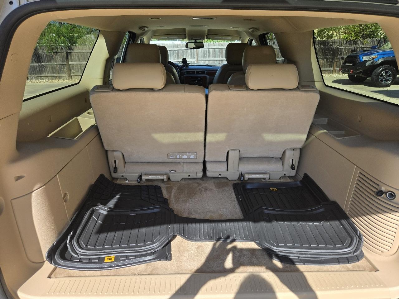 Chevrolet Suburban 2WD 4dr LT 2014