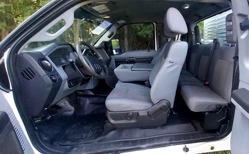 Ford F-350 SD XLT SuperCab Long Bed 2WD 2015 Ford F-350 SD XLT SuperCab Long Bed 2WD 2015