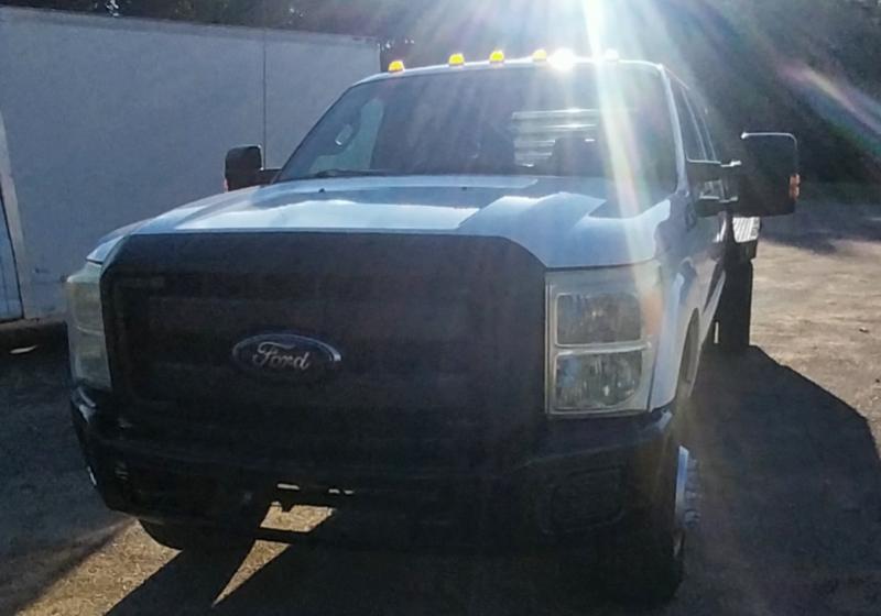 2015 Ford F-350 XLT photo 4