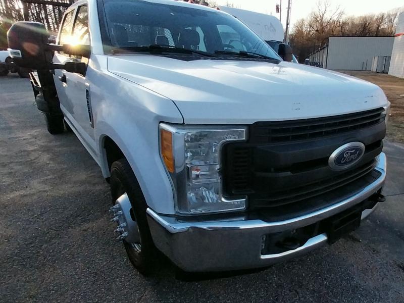 Ford F-350 SD XL Crew Cab 2WD DRW 2017